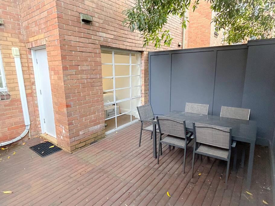 East Melbourne Unit With Courtyard Apartment Exterior foto
